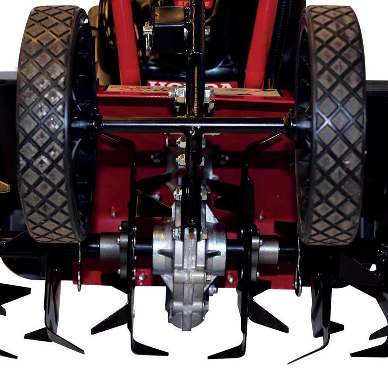 closed up view of maxim mini max tiller wheels and its mount assembly bar